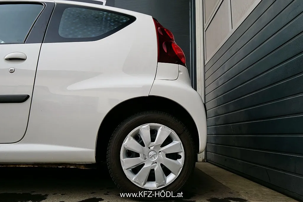 Peugeot 107 Active 1,0 Image 8