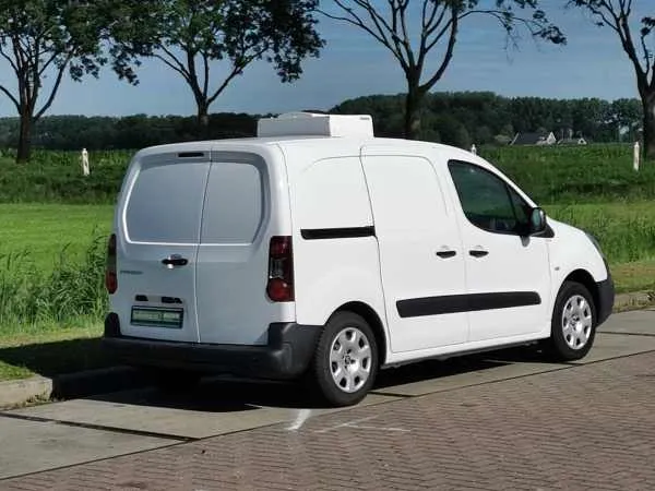 Peugeot Partner 1.6 HDI PREMIUM FRIGO Image 3