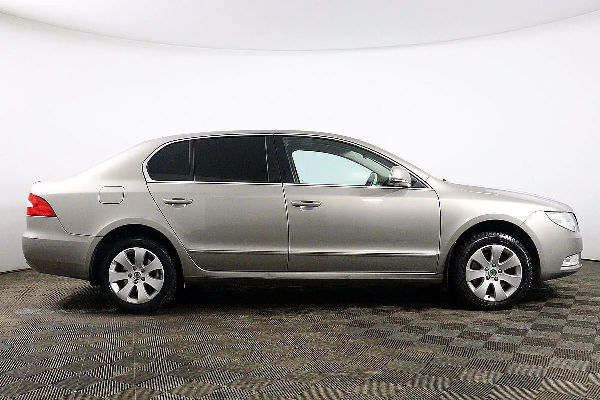 Skoda Superb Image 4