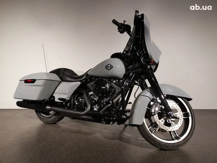 Harley-Davidson FLHXS Image 7